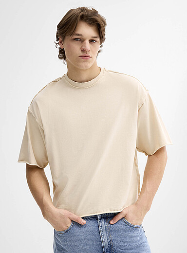 Le t-shirt ample raccourci finitions &agrave; cru