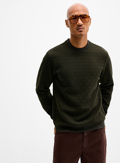 Le sweat g&eacute;o emboss&eacute;