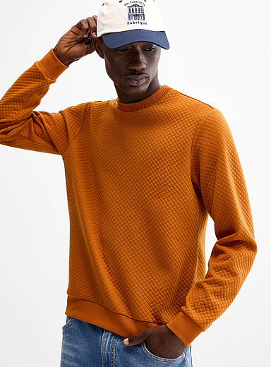 Le sweat g&eacute;o emboss&eacute;
