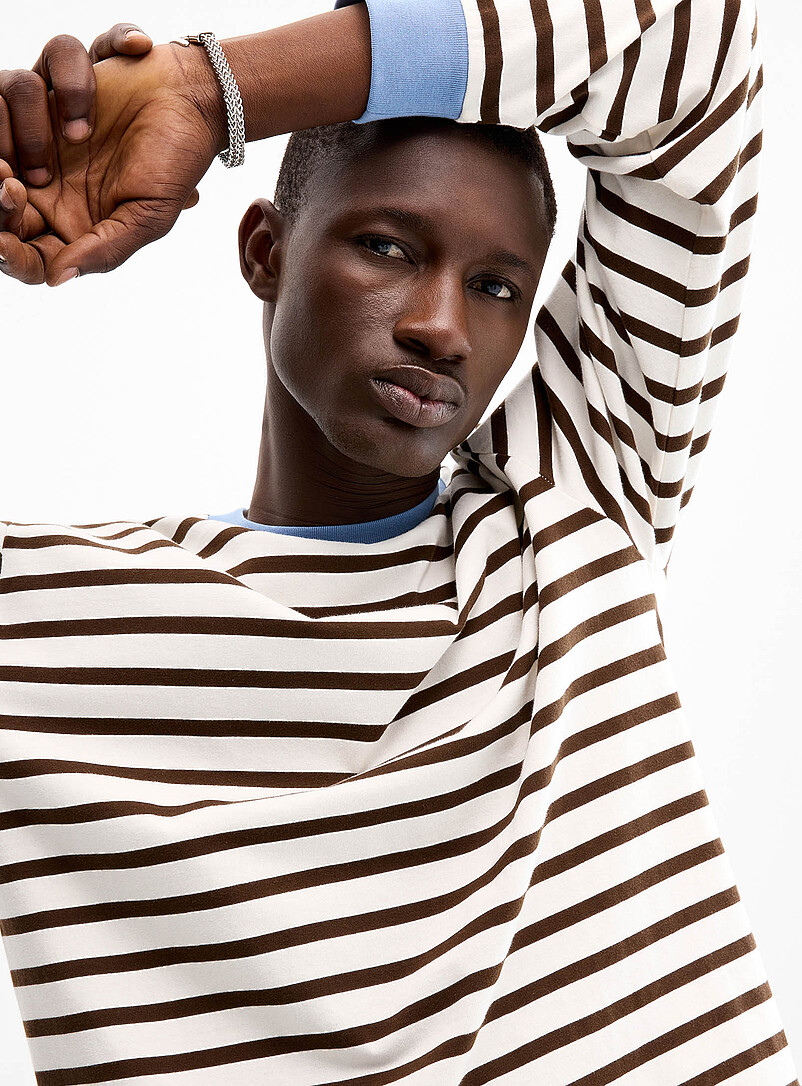 Contrast-edging striped T-shirt Comfort fit product image 2