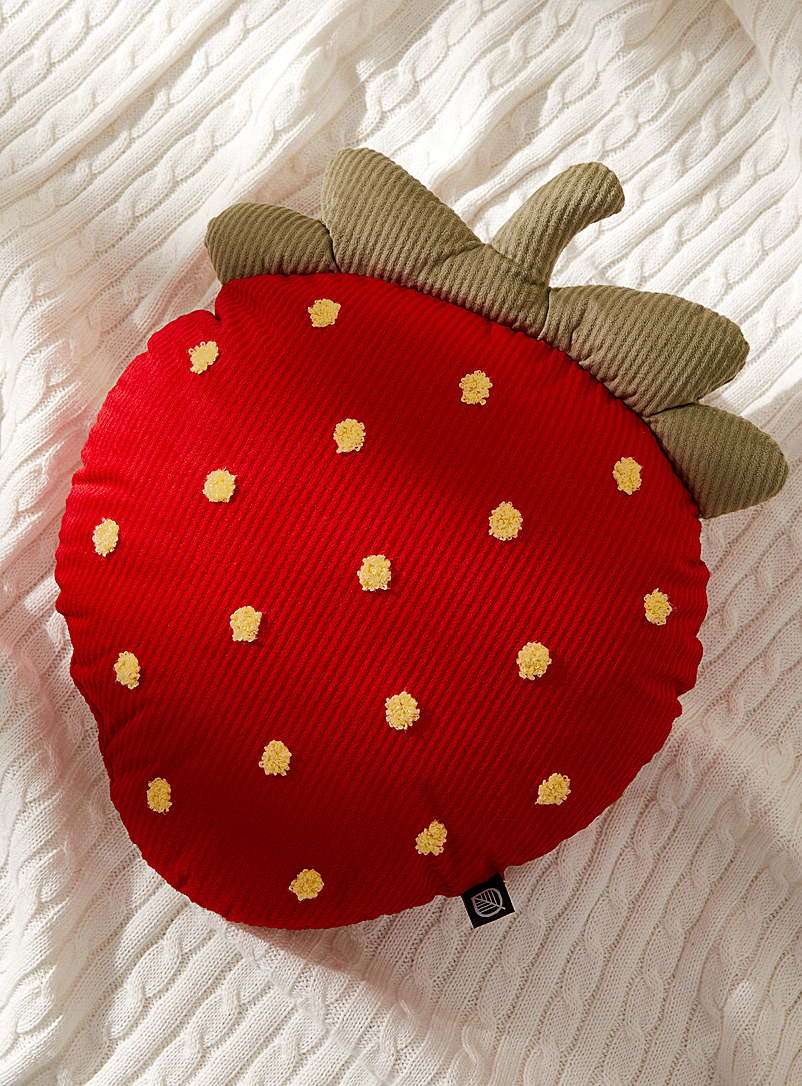 Simons Maison Red Small strawberry cushion 30 x 40 cm
