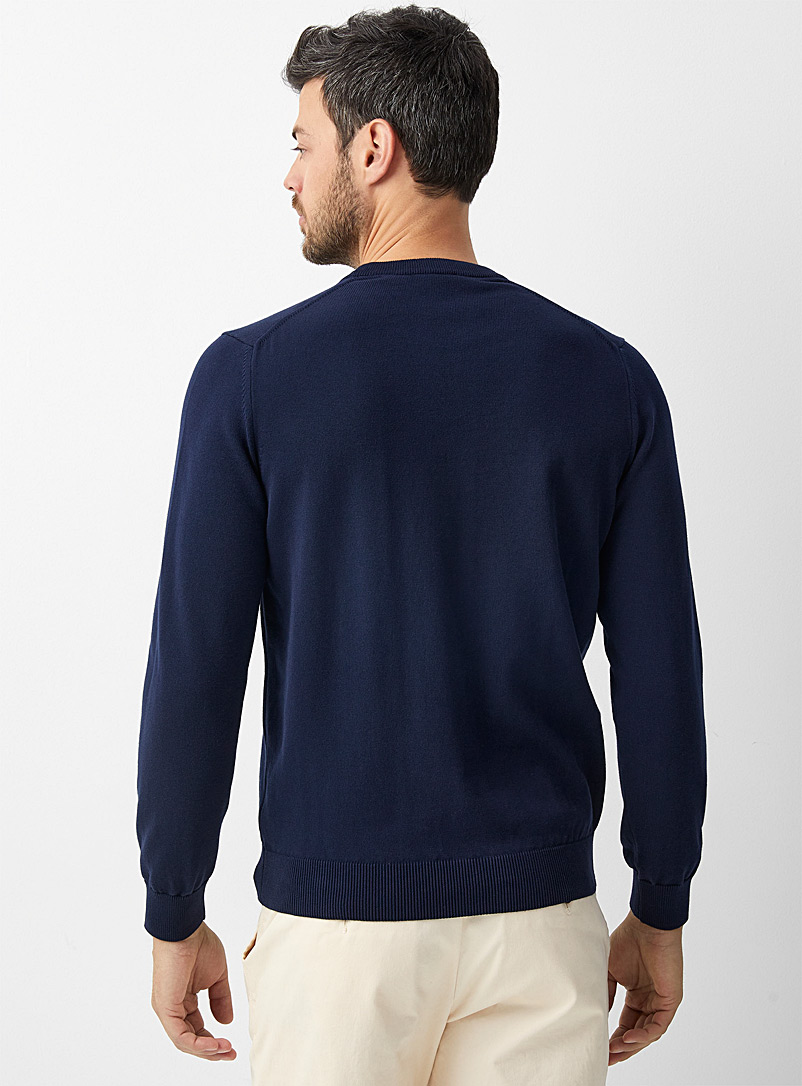 Lacoste: Le chandail col rond &eacute;cusson croco Bleu marine - Bleu nuit pour homme