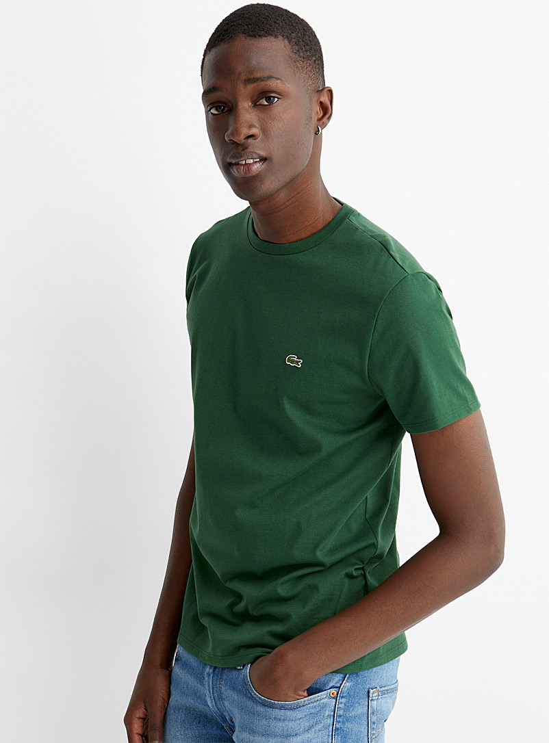 Lacoste: Le t-shirt col rond croco Vert foncé-mousse-olive pour homme