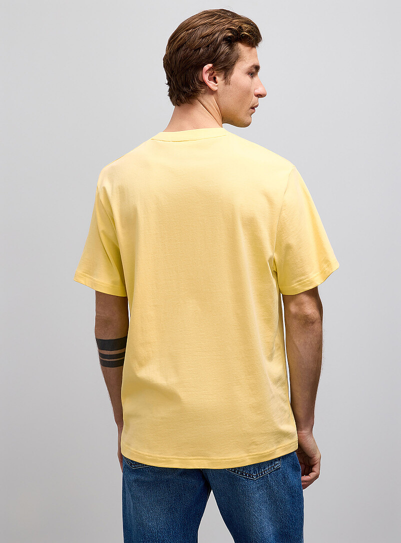 Lacoste: Le t-shirt uni logo croco Jaune tournesol pour homme