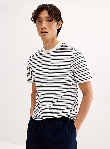 Le t-shirt rayure moderne