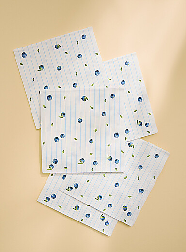 Blueberry season paper napkins 16.5 x 16.5&nbsp;cm. Pack of 25.