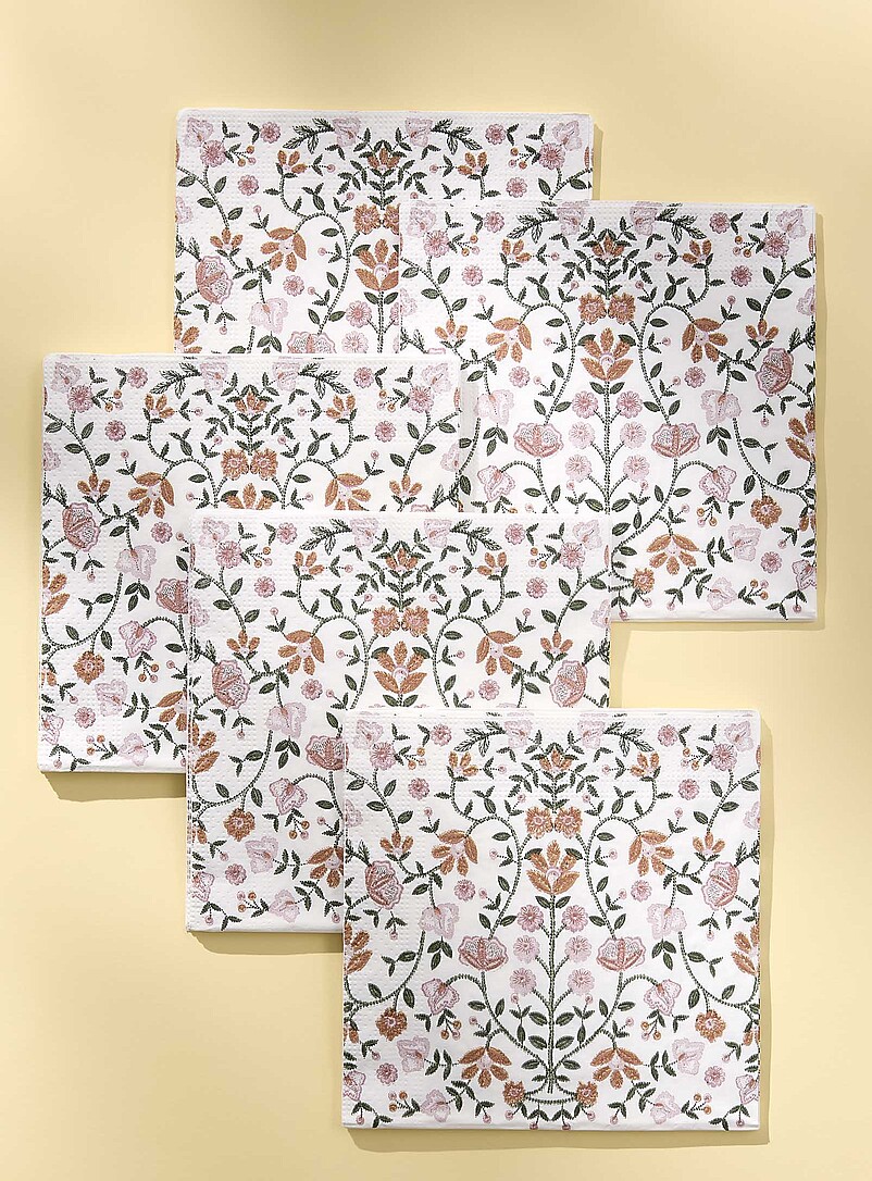 Patterned Napkins Romantic flowers paper napkins 16.5 x 16.5 cm. Pack of 25. | Simons ...