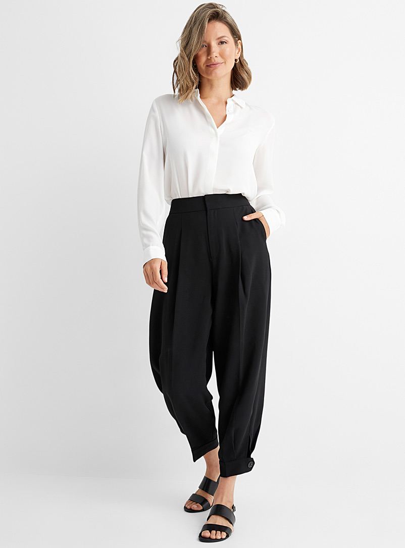 Contemporaine Black Fluid and pleated barrel pant for women