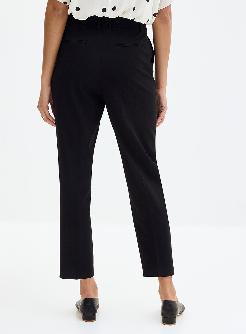 Contemporaine: Le pantalon extensible cheville <b>Coupe : jambe ajust&eacute;e, taille haute</b> Noir pour femme