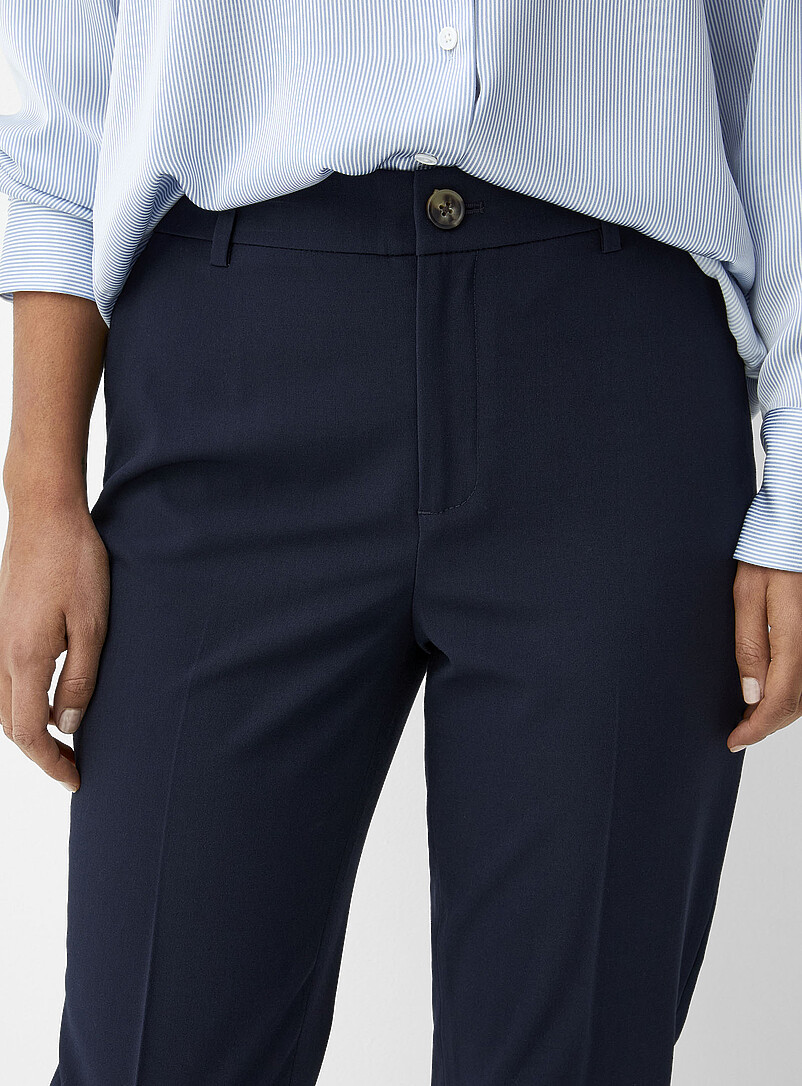 Contemporaine: Le pantalon extensible cheville <b>Coupe : jambe ajust&eacute;e, taille haute</b> Noir pour femme