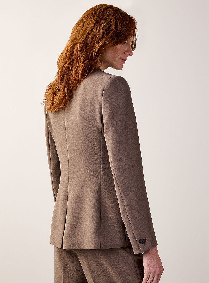 Contemporaine: Le veston cr&ecirc;pe textur&eacute; extensible deux boutons Bleu marine - Bleu nuit pour femme