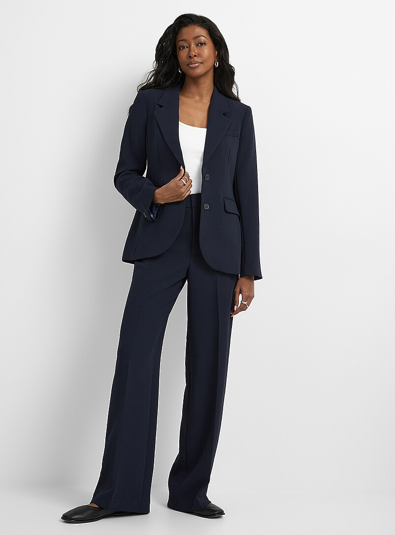 Contemporaine: Le veston cr&ecirc;pe textur&eacute; extensible deux boutons Bleu marine - Bleu nuit pour femme