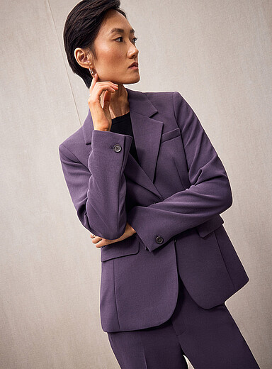 Contemporaine Grape/Dark Crimson Two-button textured stretch crepe blazer for women