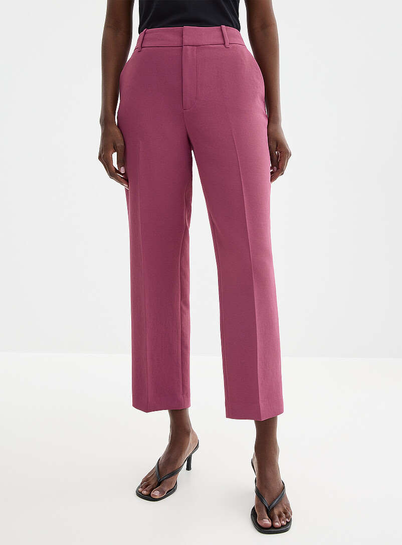 Contemporaine: Le pantalon Universel cr&ecirc;pe textur&eacute; <b>Coupe : jambe semi-ajust&eacute;e, taille mi-haute</b> Vieux rose pour femme
