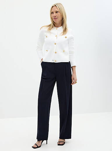 Le pantalon Essentiel extensible <b>Coupe : jambe large, taille mi-haute</b>