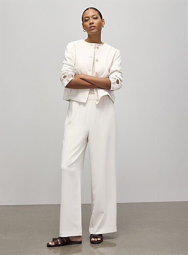 Le pantalon cr&ecirc;pe textur&eacute; taille &eacute;lastique <b>Coupe : jambe large, taille tr&egrave;s haute</b>