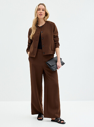Elastic waistband textured crepe pant <b>Fit: Wide leg, super high rise</b>