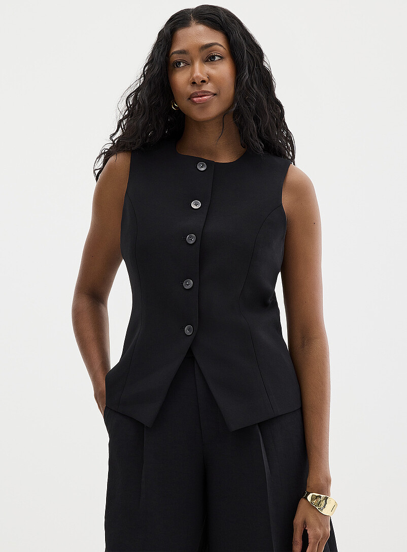 Textured crepe crew-neck vest | Contemporaine | | Simons