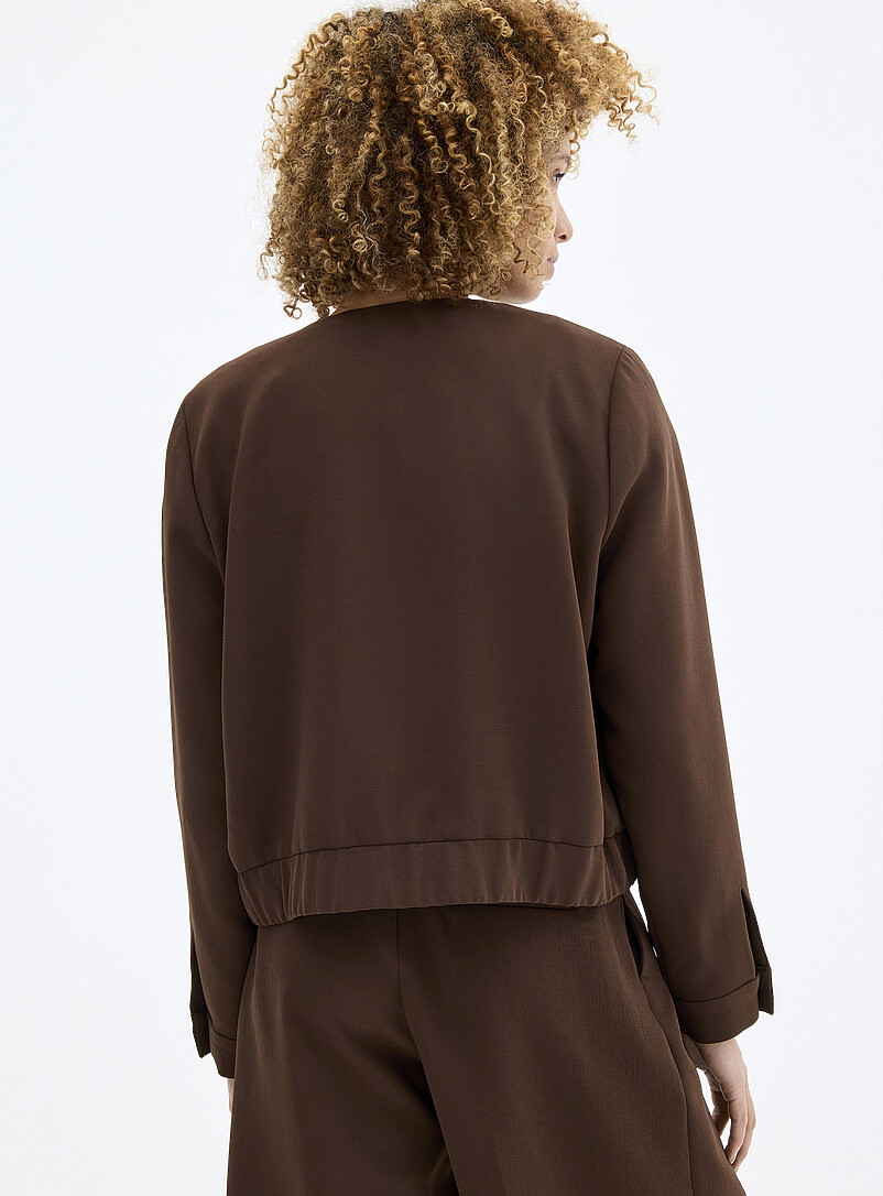 Contemporaine: Le blouson habill&eacute; cr&ecirc;pe textur&eacute; Chocolat - Espresso pour femme