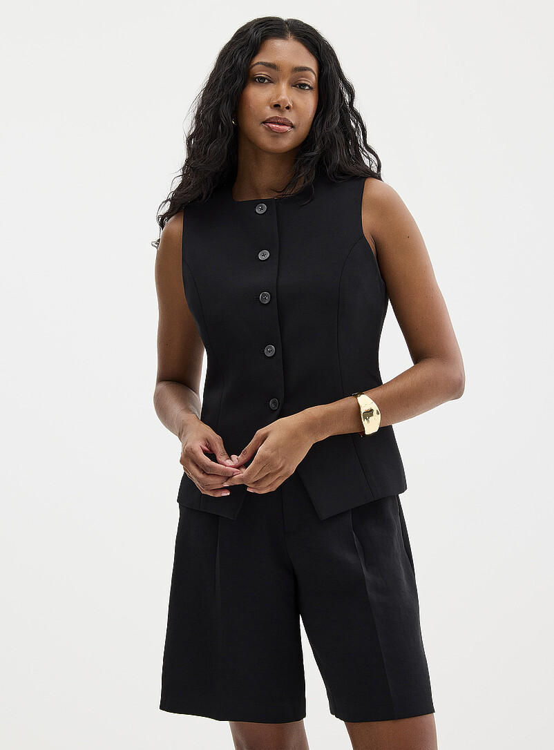 Textured crepe pleated Bermuda short | Contemporaine | Shop
