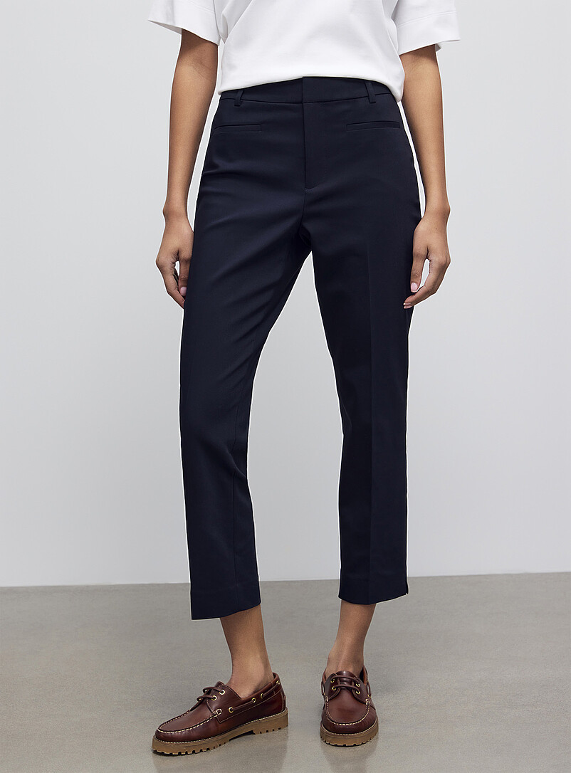 Contemporaine: Le pantalon structur&eacute; poches passepoil&eacute;es <b>Coupe : jambe ajust&eacute;e, taille haute</b> Bleu marine - Bleu nuit pour femme