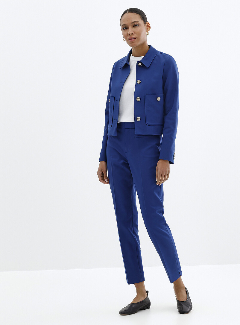 Contemporaine: Le veston col chemise boutons armoiries Rouge pour femme