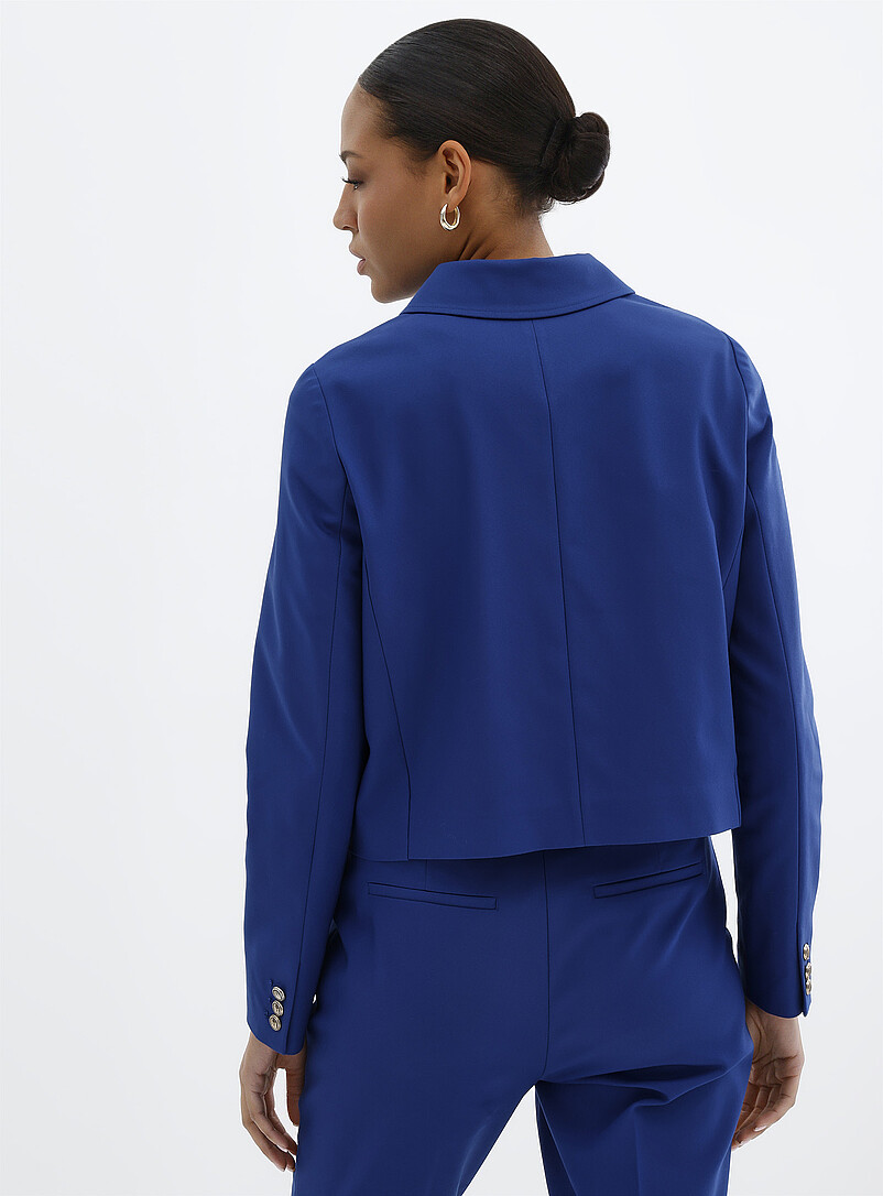 Contemporaine: Le veston col chemise boutons armoiries Rouge pour femme