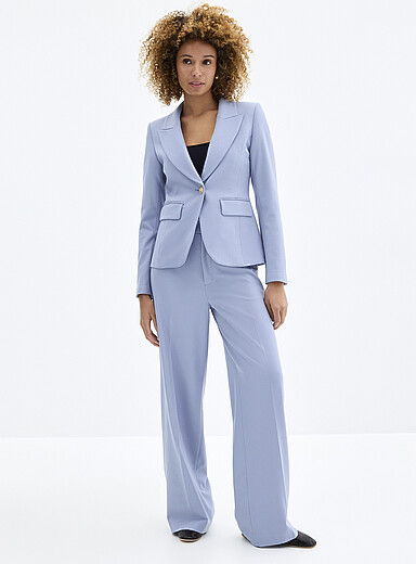 Le pantalon cr&ecirc;pe extensible taille &eacute;pur&eacute;e <b>Coupe : jambe large, taille tr&egrave;s haute</b>