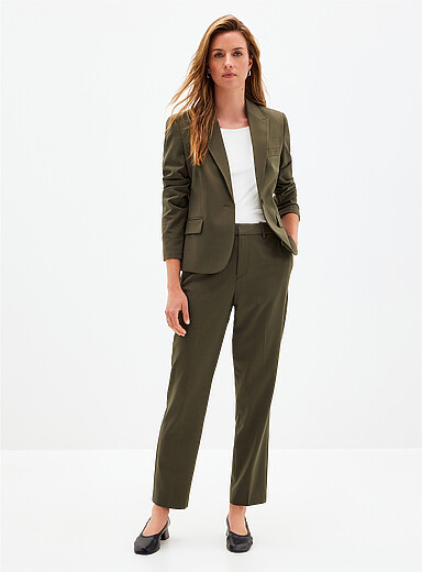 Contemporaine: La pantalon souple et extensible <b>Coupe : jambe semi-ajust&eacute;e, taille mi-haute</b> Sable pour femme