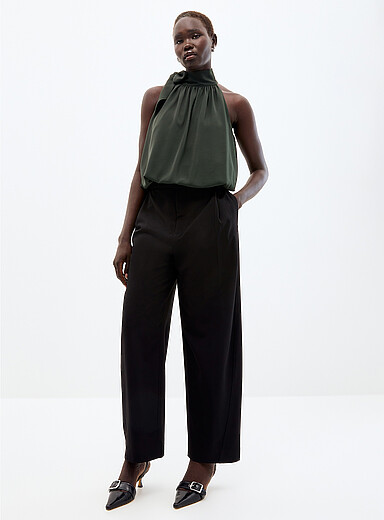 Contemporaine: Le pantalon ballon habill&eacute; extensible <b>Coupe : jambe ballon, taille haute</b> Noir pour femme