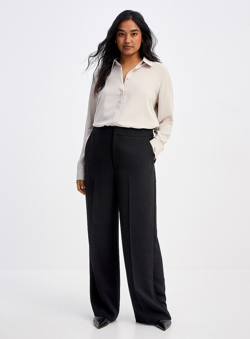 Moderne Textured Crepe Pant Fit: Wide Leg, High Rise