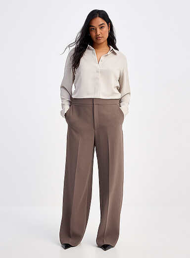 Moderne textured crepe pant <b>Fit: Wide leg, high rise</b>
