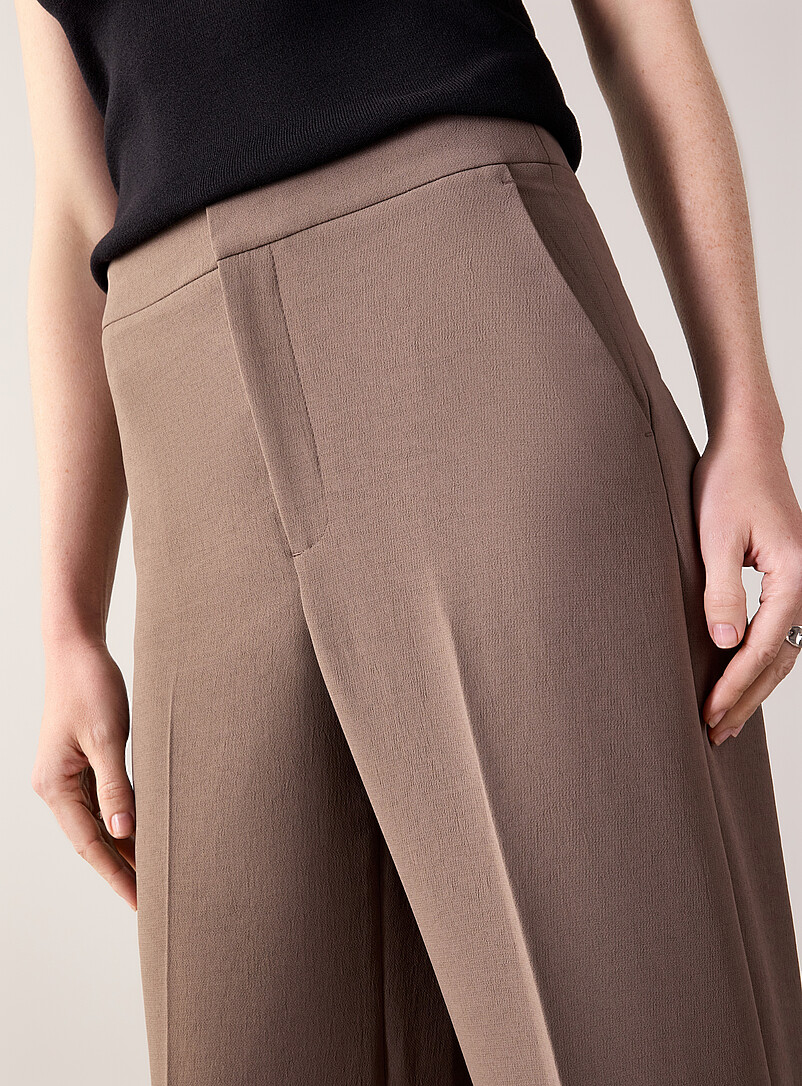 Moderne textured crepe pant Fit: Wide leg, high rise product image 2