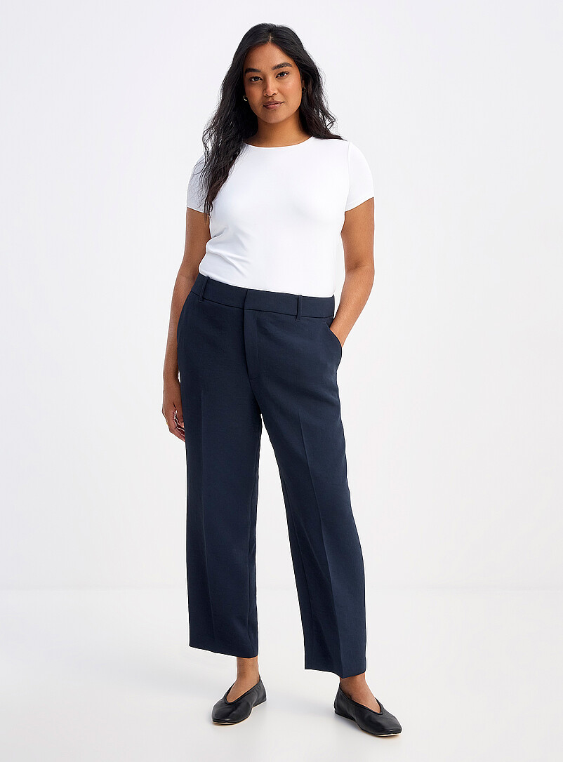 Universal Textured Crepe Dress Pant Fit: Semi-Slim Leg, Mid Rise