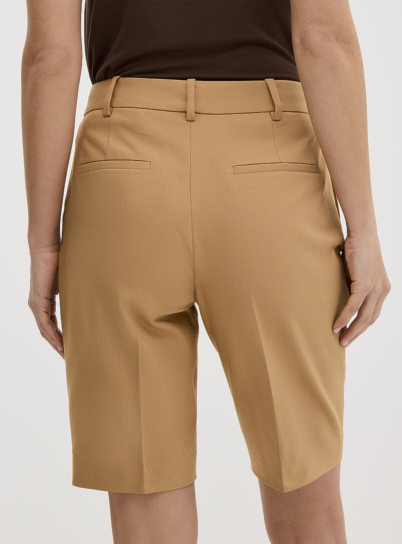 Dense pleated Bermuda short Fit: Straight leg, high rise product image 3
