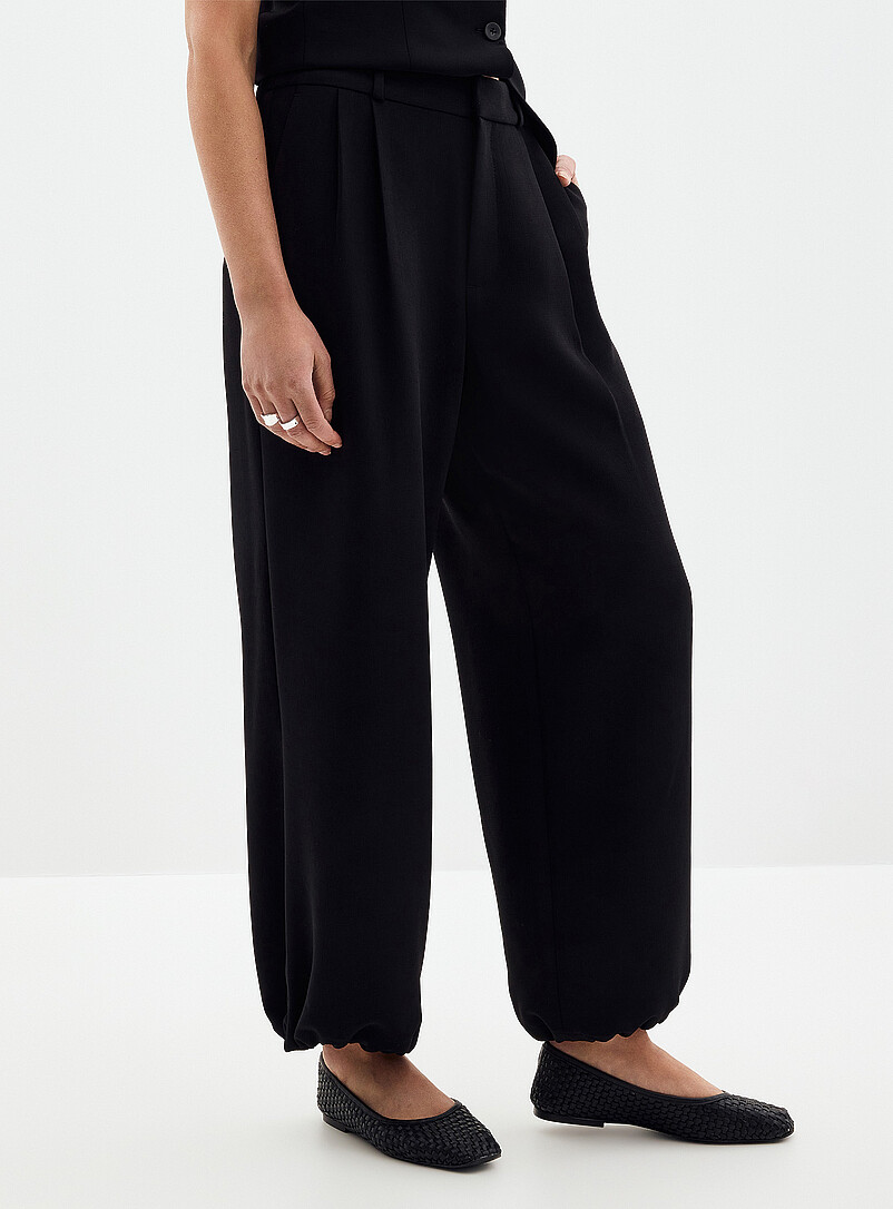 Drawsting ankle textured crepe pant Fit: Ultra-wide leg, high rise product image 2