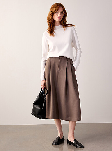 Flared textured crepe pleated skirt