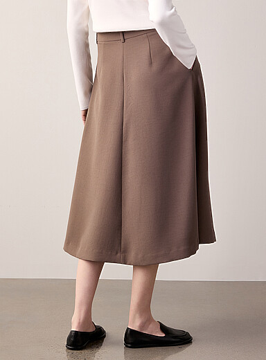 Flared textured crepe pleated skirt