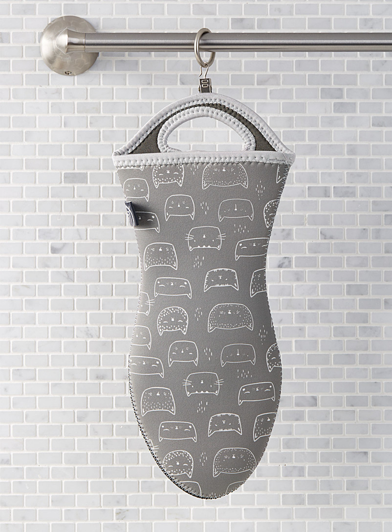 Simons Maison Patterned Grey Purring kittens ergonomic neoprene oven mitt