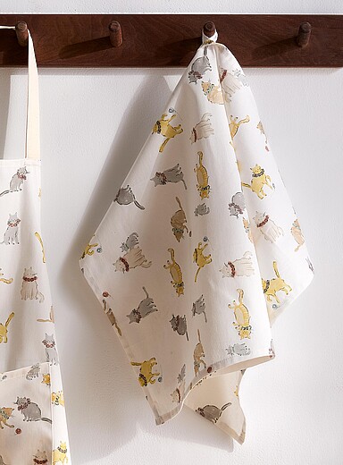 Playful cats tea towel