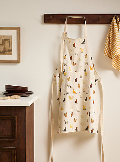 Playful kittens apron