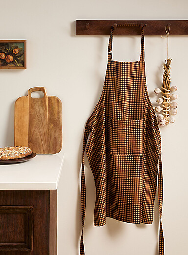 Warm checkers apron