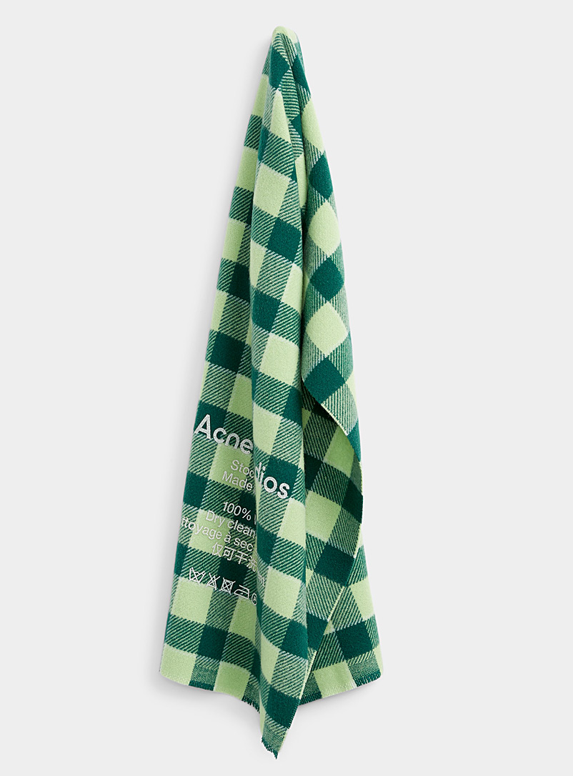 Acne Studios: L'écharpe à carreaux étroite en laine Vert pour homme