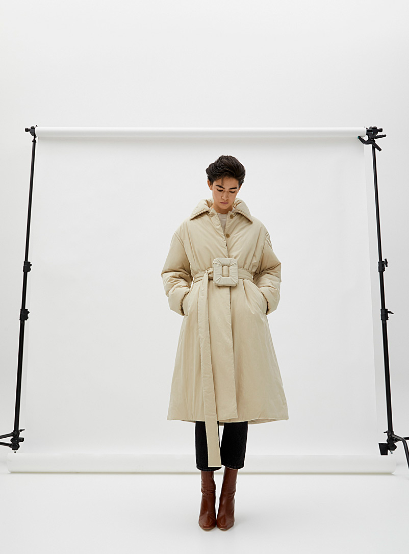 Acne Studios: Le manteau boucle coussinée Beige crème pour femme
