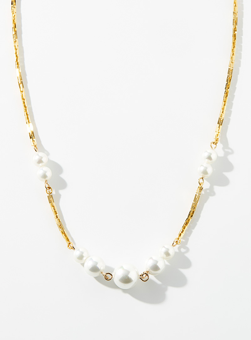 Ben-Amun Patterned Yellow Shimmery pearl necklace for women