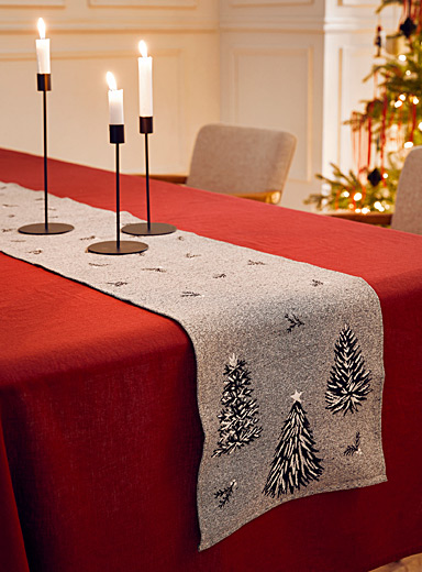  WOOR Double-Sided Red Snowflakes Table Runner 13 x 90