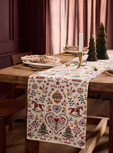Le chemin de table tapisserie ornements scandinaves Voir nos formats offerts <b>Collection de No&euml;l</b>