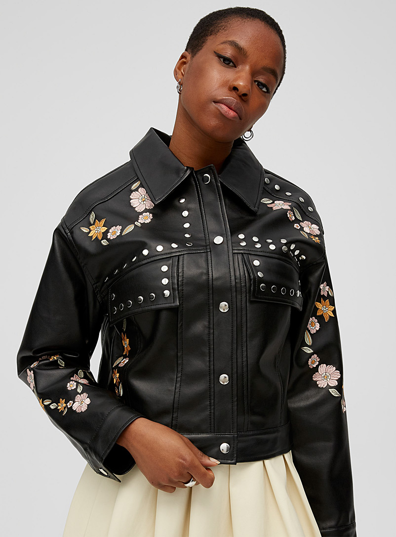 Glamorous: La veste effet cuir fleurs et clous Noir pour femme