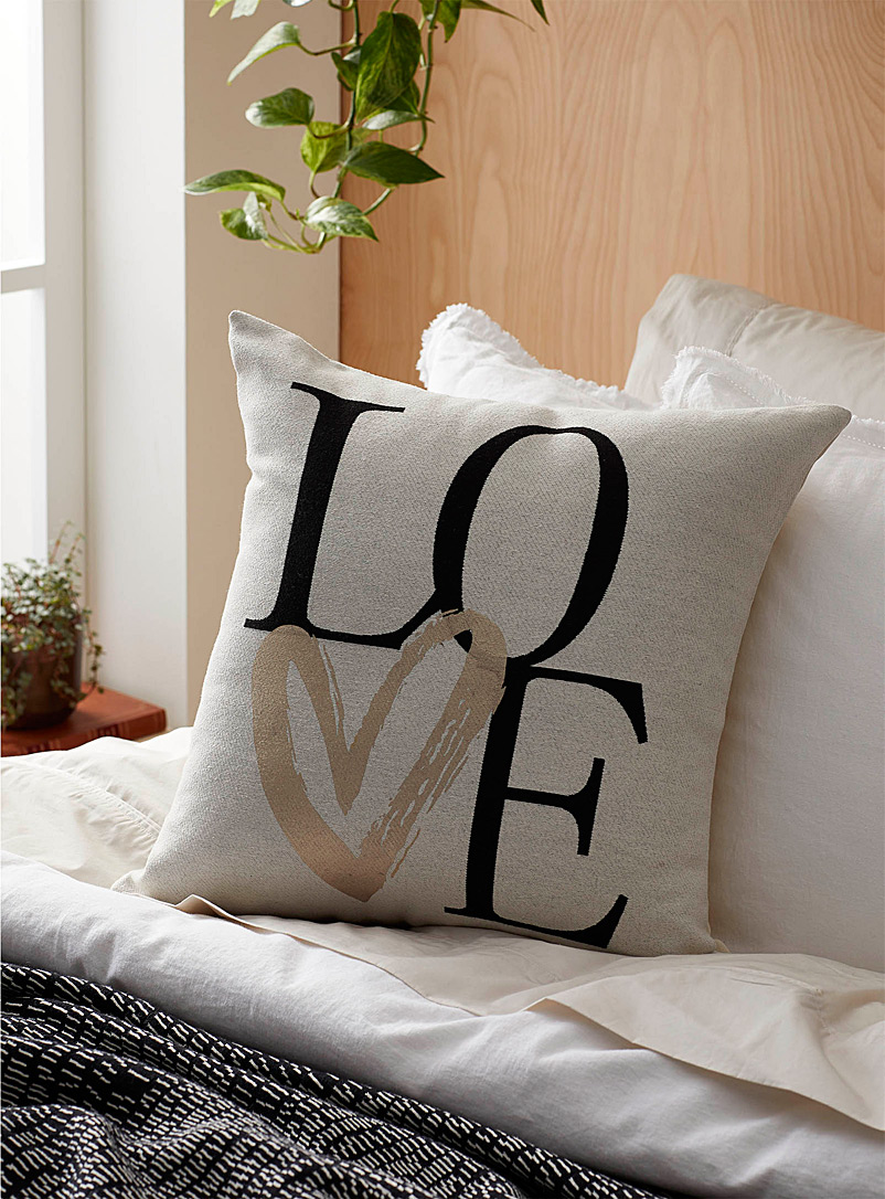 Simons Maison Patterned Ecru Dose of love cushion 45 x 45 cm