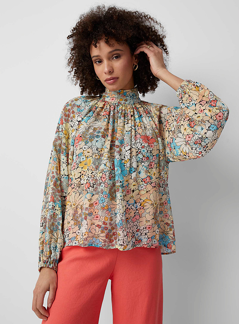 Drykorn: La blouse col montant fleurs aquarelle Jaune à motifs pour femme